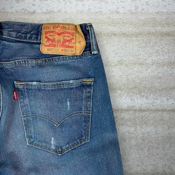 Levis Jeans 501 Regular Straight Leg Fit Medium Wash Denim Button Fly Red Tab - Picture 3 of 4